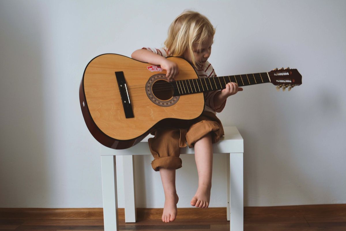 best age to start guitar lessons